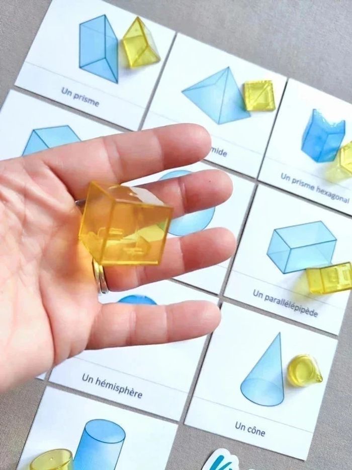 Cartes de nomenclature des solides géométriques avec figurines Montessori - photo numéro 6