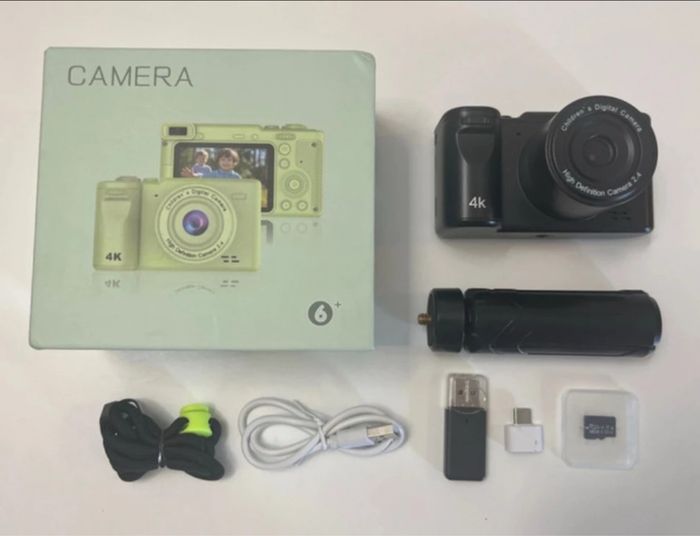 Appareil photo numérique neuf + carte sd