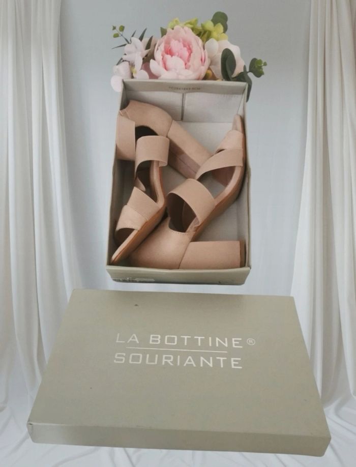 🤎🤍Jolie Paires De Sandales La Bottine Souriante 🤎🤍
