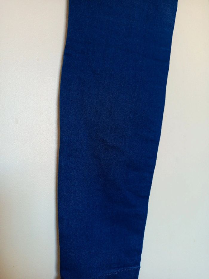 Jean bleu Zara basic en taille M avec trois petites tirettes pour une touche original - photo numéro 15