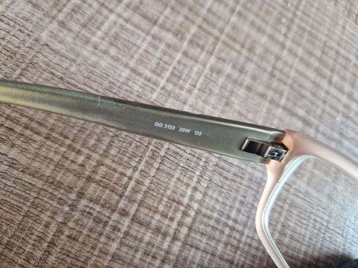 Monture de lunettes Gucci en super état - photo numéro 4