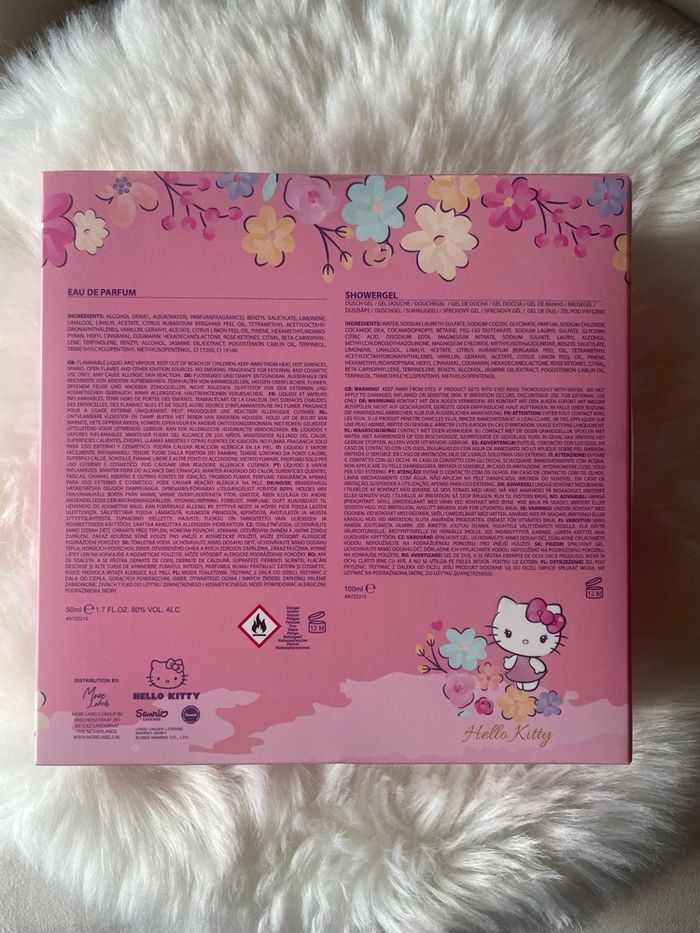 Coffret parfum + gel douche hello kitty - photo numéro 2