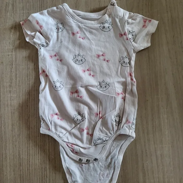 Lot 3 bodies Disney Marie 12 mois - photo numéro 5