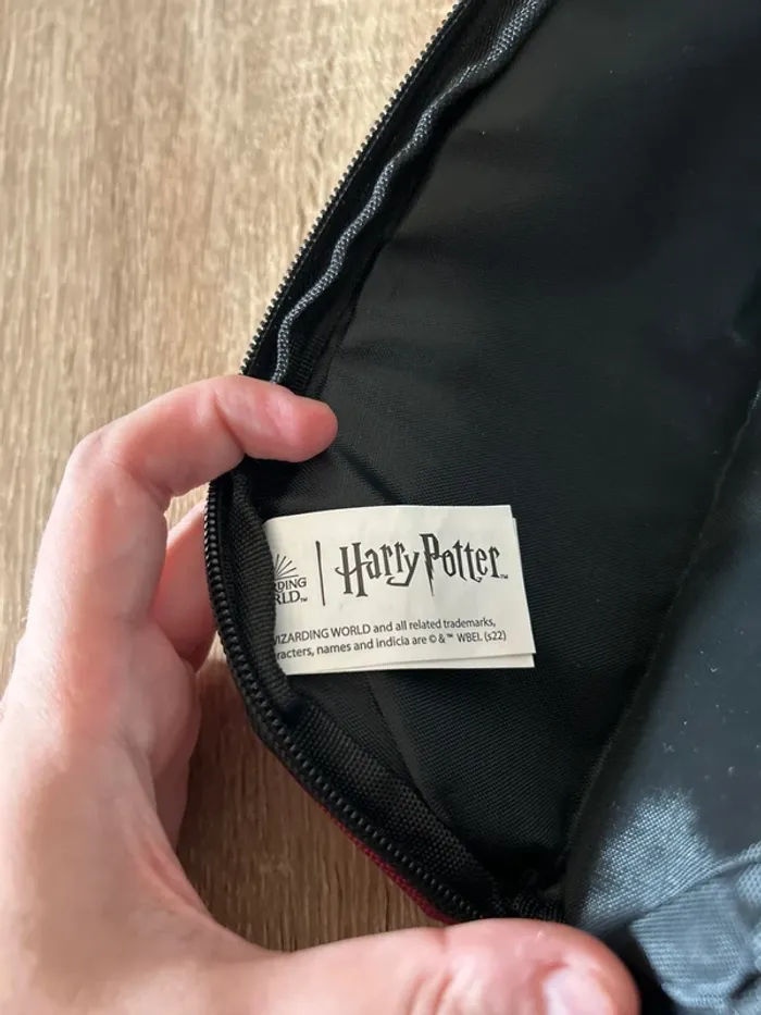Trousse Gryffondor bordeaux / Harry Potter (Wizarding World) / très bon état - photo numéro 3