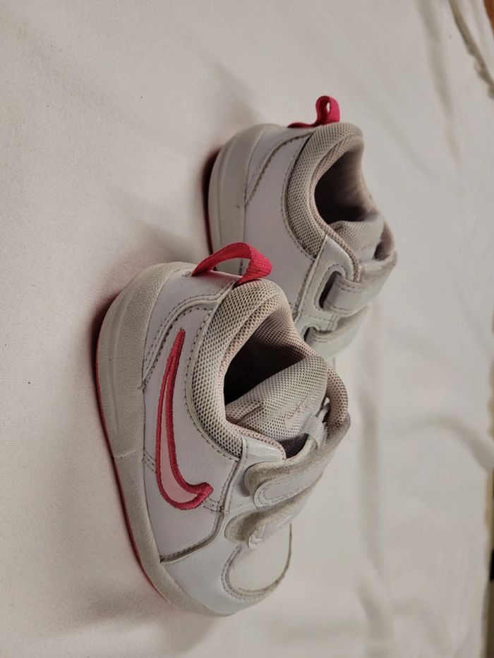Basket Nike taille 22 - photo numéro 4