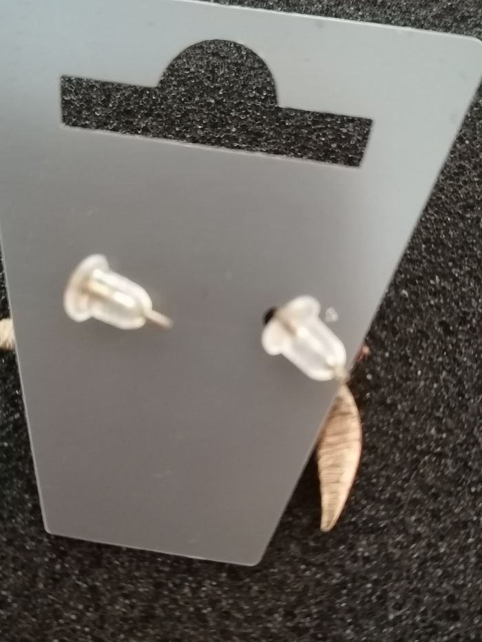 Boucle d'oreille neuve PIlgrim - photo numéro 2