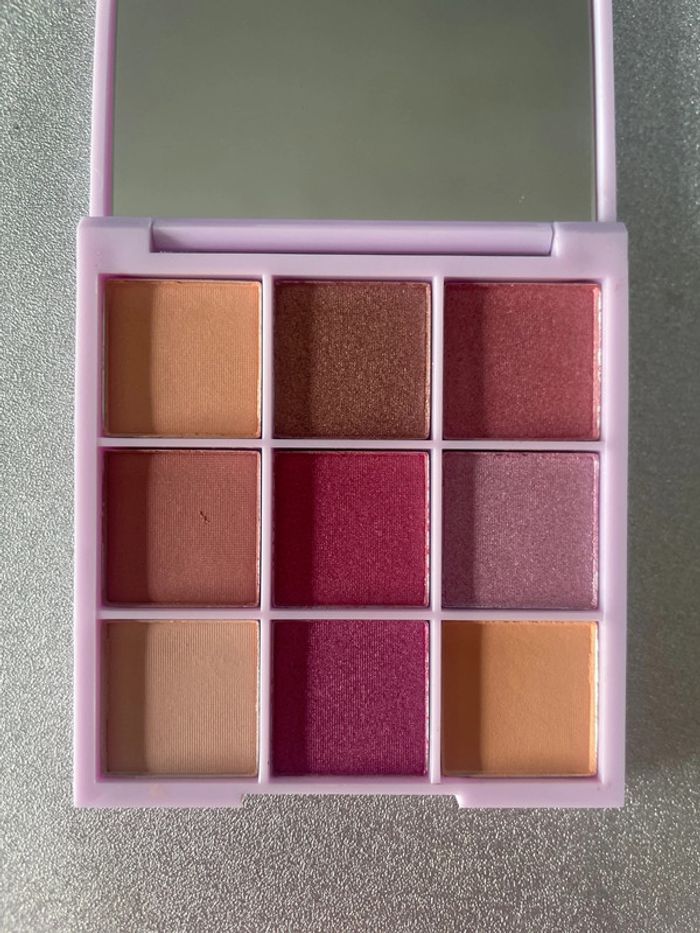 Palette de 9 fards à paupières, cruelty free, neuve