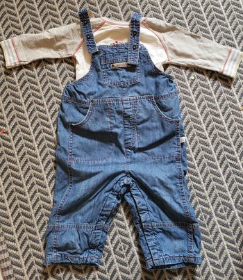 Ensemble  Sergent Major
Salopette et tee-shirt