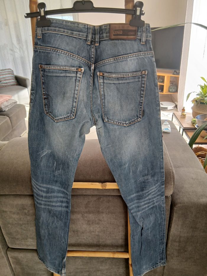 Jean droit. Taille W28 L32. Marque DND. - photo numéro 3