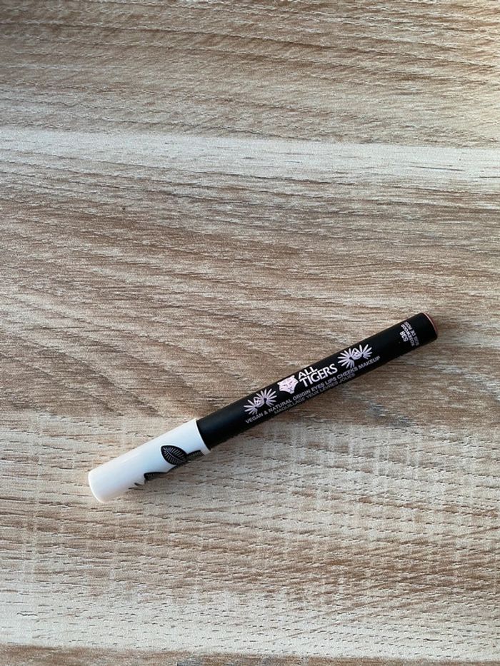 Crayon maquillage - photo numéro 2