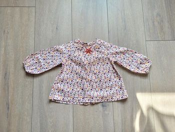 Chemise  blanche à motif. Fille 12 mois. Marque Vertbaudet