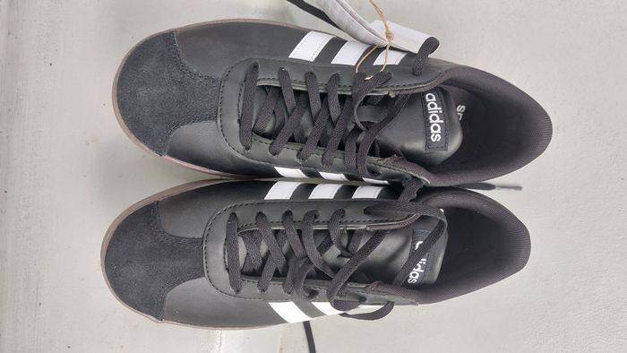 Baskets Adidas Noires NEUVES