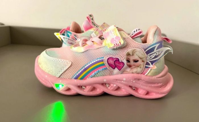 Baskets Frozen avec lumière  27 - photo numéro 3