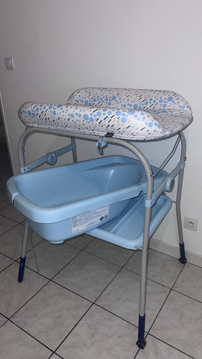 Baignoire + table à langer - photo numéro 4
