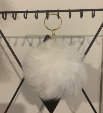 Porte-clés ou bijoux de sacs pompons en fausse fourrure