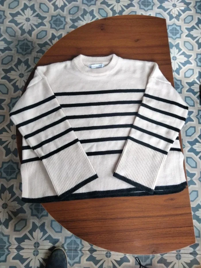 Pull-over rayé Bershka taille S