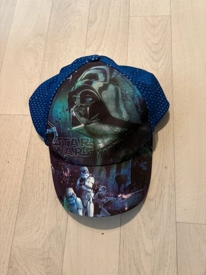 Casquette star wars bleu 52 cm très bon état