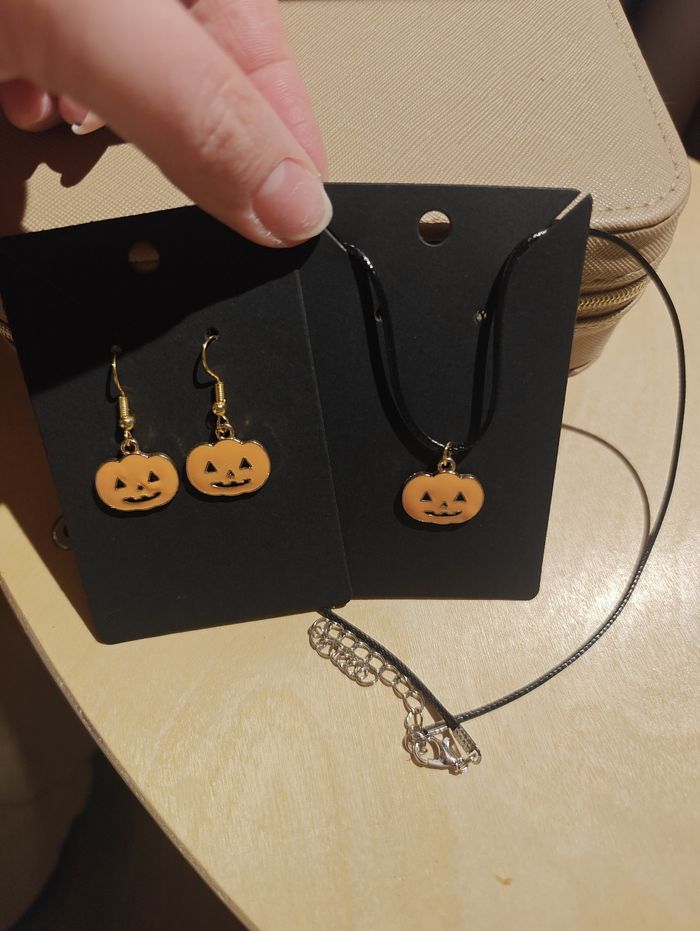 Ensemble collier et boucles d'oreilles citrouilles