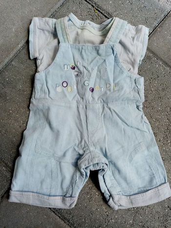 Ensemble salopette et t-shirt