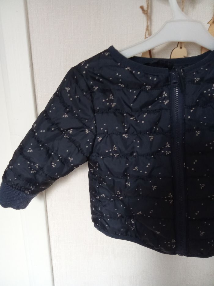 Veste, manteau , doudoune matelassée, bébé fille verbaudet 6 mois, bleu marine, motif,mi saison, été - photo numéro 2