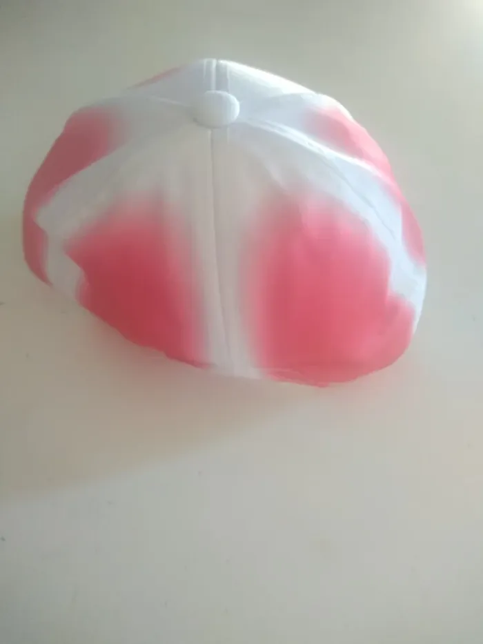 Casquette rose et blanche - photo numéro 2