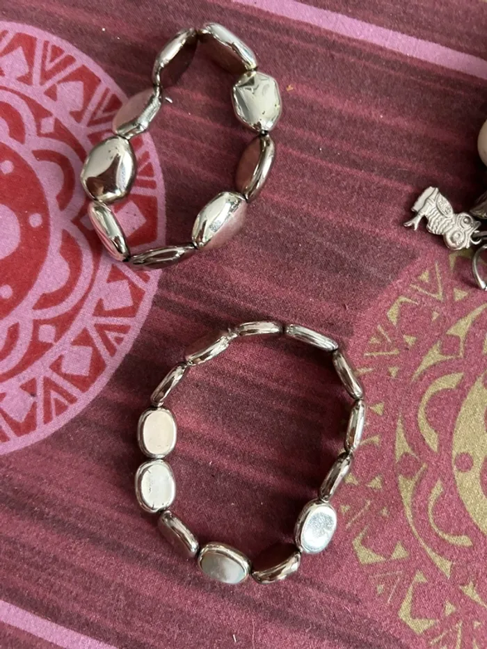 Lot de bijoux dans les tons blancs/argente avec sa boîte offerte - photo numéro 3