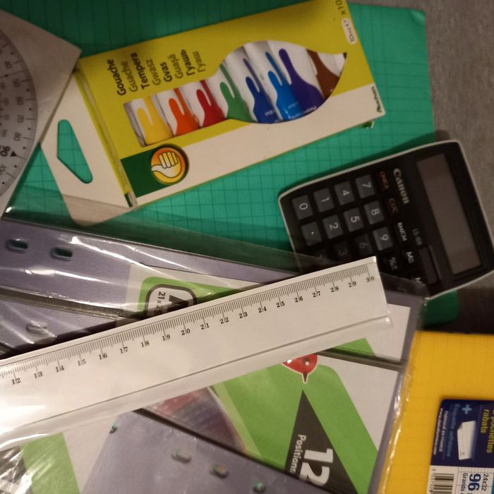Fournitures scolaires - photo numéro 2