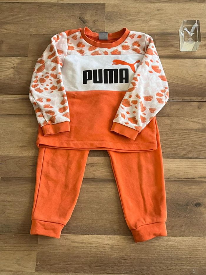 Je vend un ensemble puma  fille 3 ans 98 cm très bon état