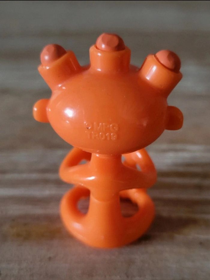 Lot de 2 figurines Kinder bonhomme et lapin crayon calendrier de l'avent Noël piñata anniversaire - photo numéro 3