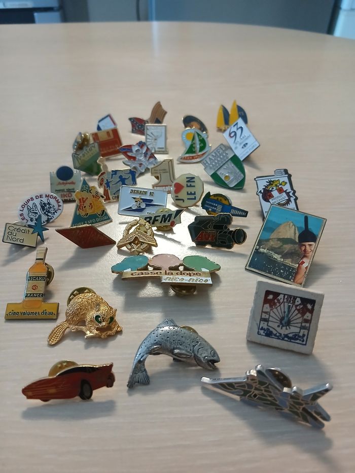 Lots de pin's pour collectionneurs tres bonne etats - photo numéro 2