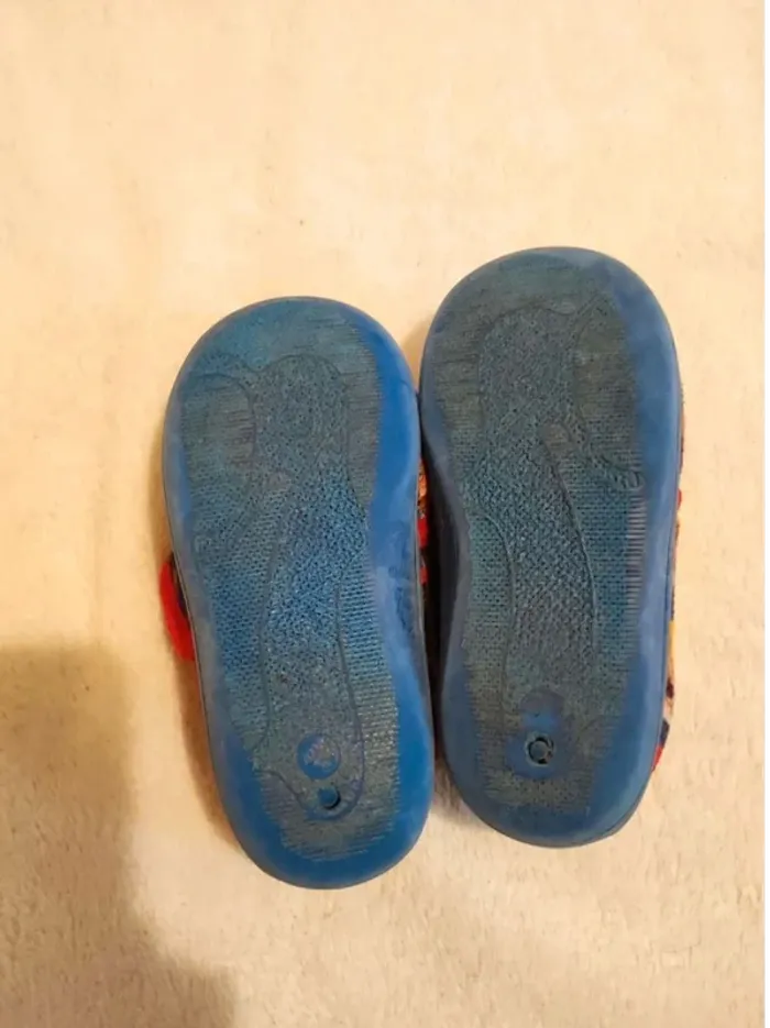 Chaussons pat patrouille pointure 24 - photo numéro 3