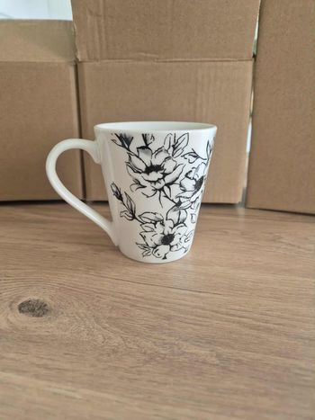 Lot de 12 tasses neuves