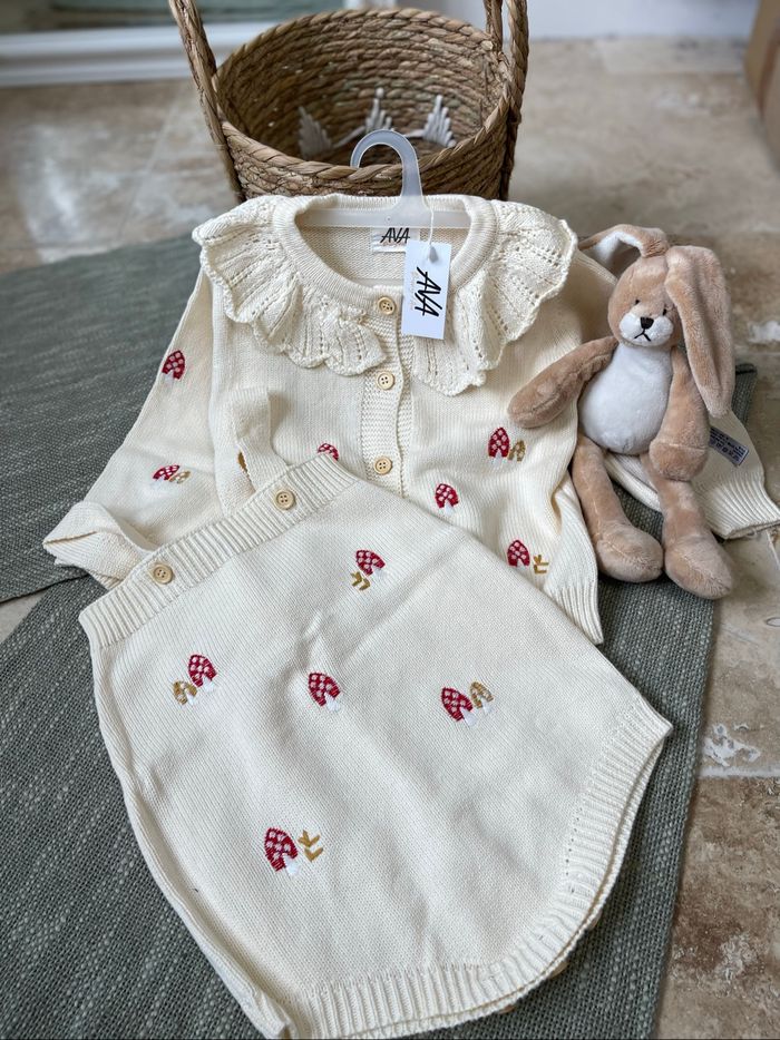 Ensemble gilet col Claudine laine  barboteuse neuf - photo numéro 2