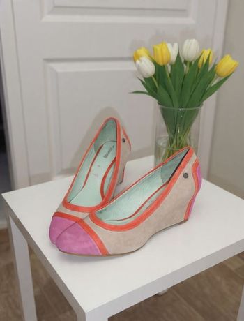 paire escarpins compensés beige et rose Couleur Pourpre pointure 38 cuir nubuck