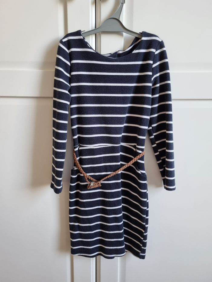 Lot robes H&M 4/6ans manches longues - photo numéro 4