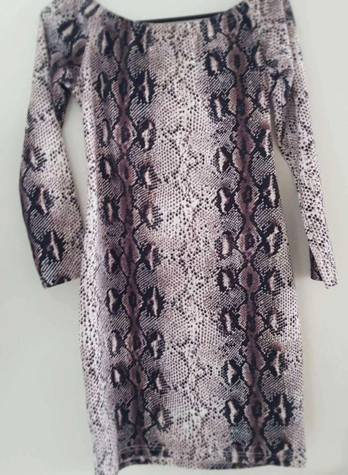 Robe  moulante  taille  40 - photo numéro 4