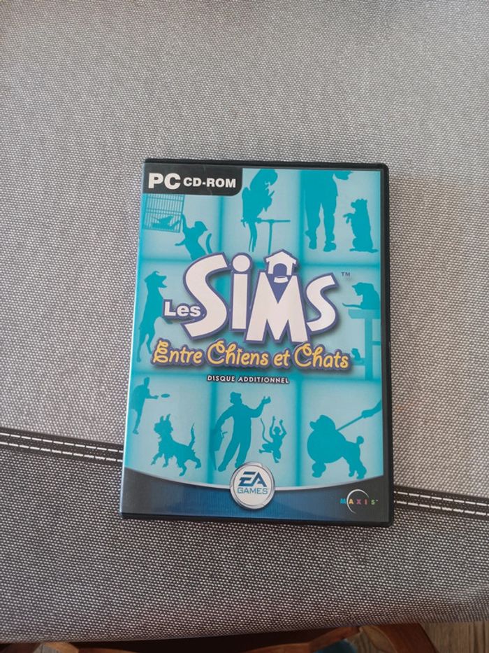 Les sims entre chiens et chats