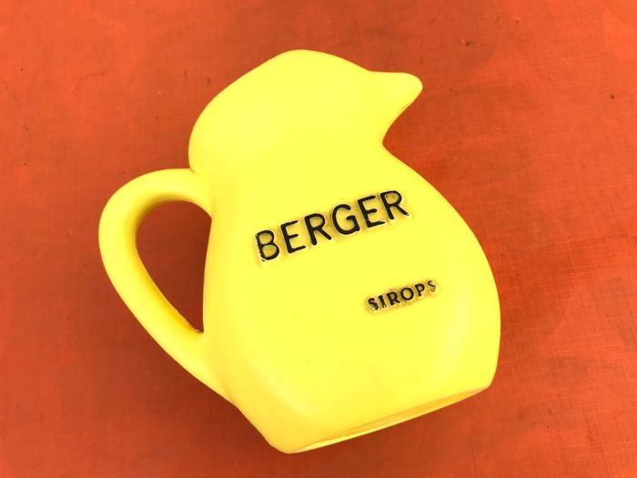 Pichet publicitaire Berger Sirops Plastique semi-rigide  Sirops de Luxe Made in France - photo numéro 5