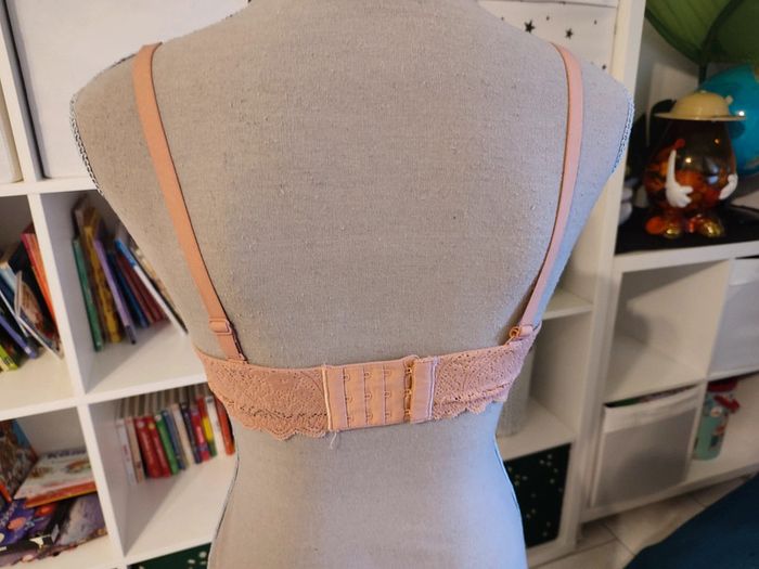 Soutien gorge - photo numéro 4