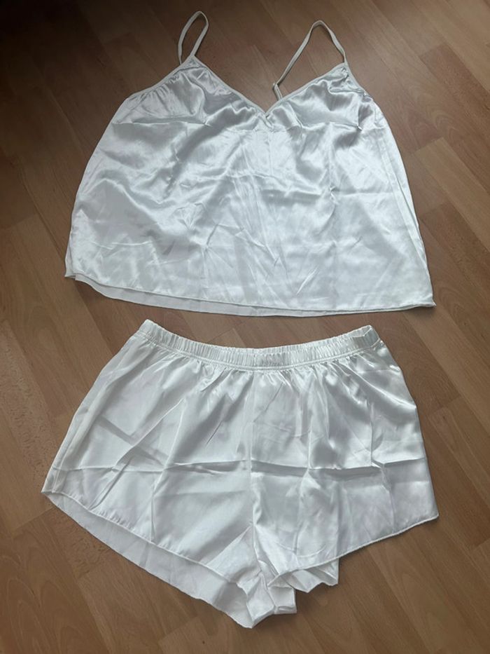 Shein curve : pyjamas satin blanc