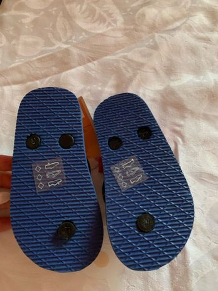 Tongs garçon 👦🏻 25/26 avec élastique de maintien - photo numéro 4