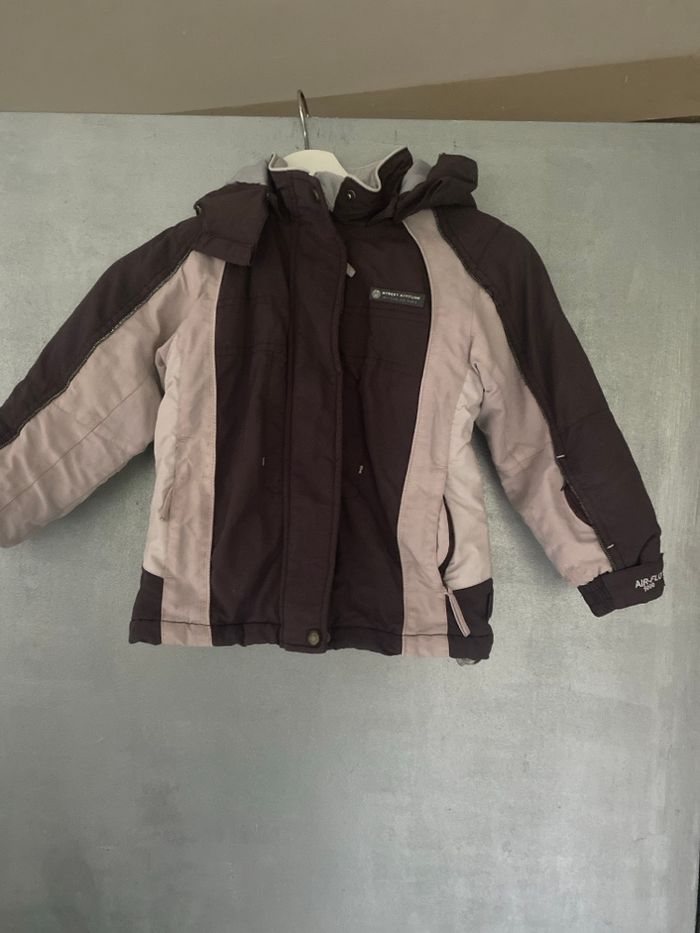 Anorak avec capuche amovible violet et rose taille 4 ans