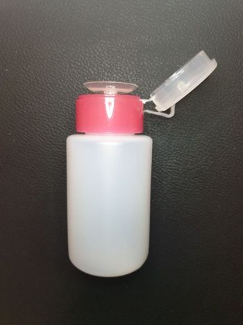 Distributeur dissolvant et crème