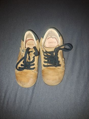 Baskets taille 24