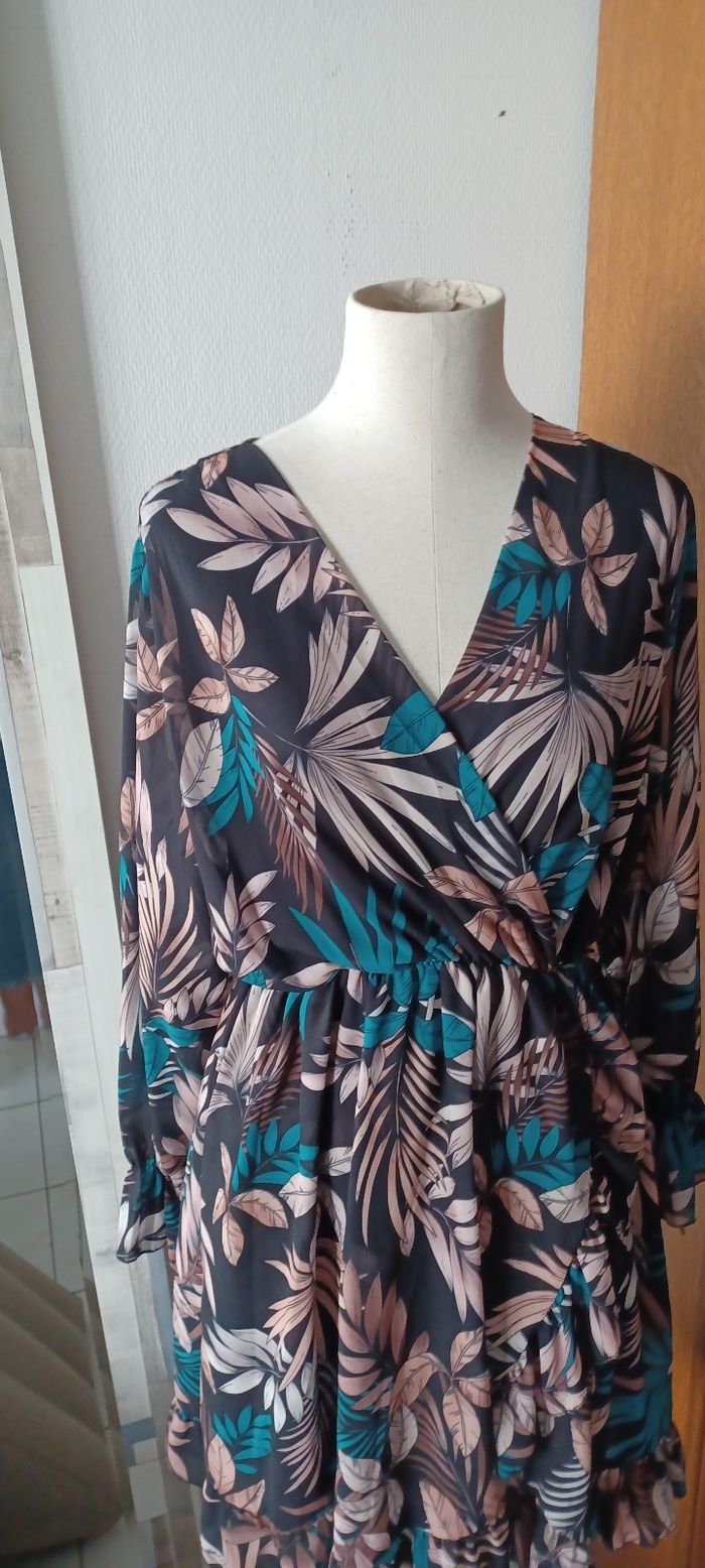 Très jolie robe femme T U - photo numéro 3