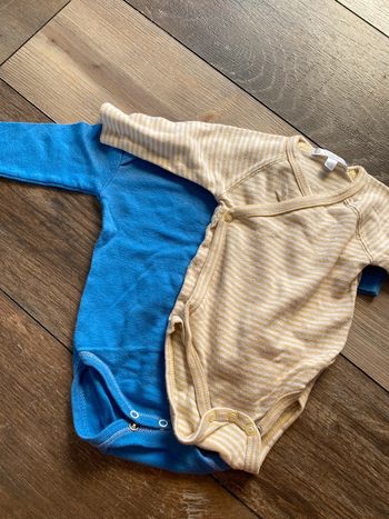 Lot 2 bodys manches longues 3 mois