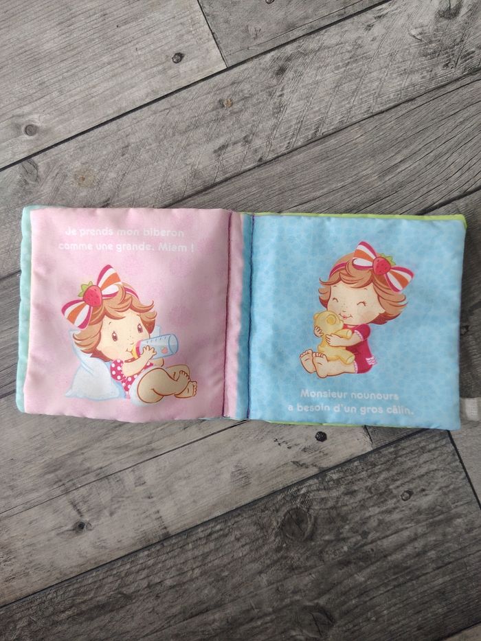 Livre tissu Bonne nuit Charlotte aux fraises - photo numéro 3