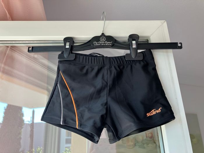 Maillot ou short de bain noir pour enfant 👦