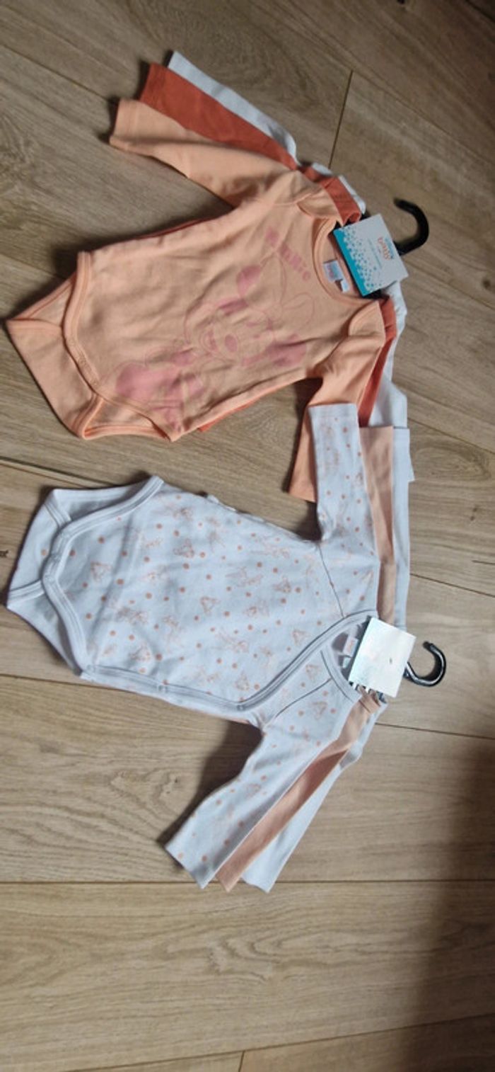 Lot de 6 bodies bébé fille manches longues Disney en 6 mois neufs - photo numéro 2