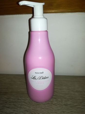 Lait pour le corps "les délices" barbe à papa Nocibé
